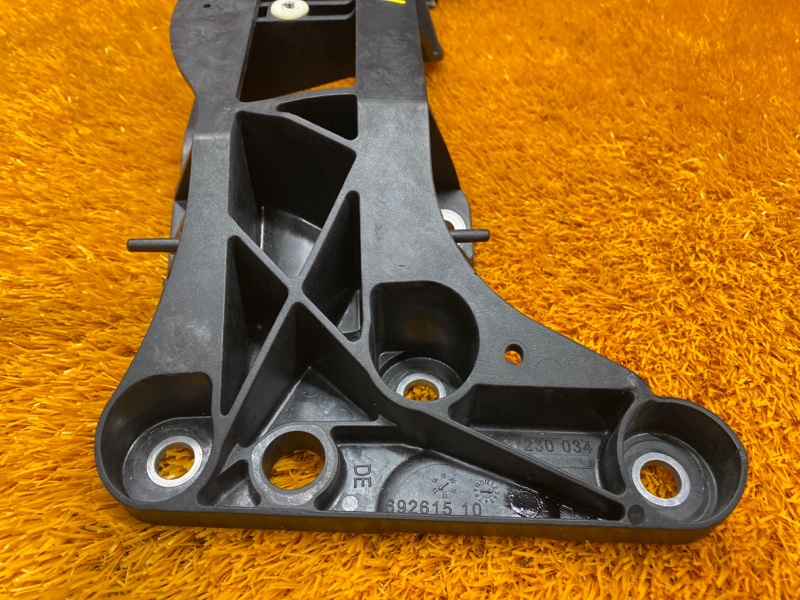 Кронштейн КПП, 2000 рублей, Красноярск