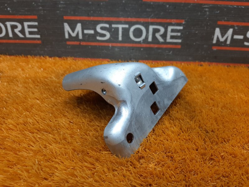 кронштейн обшивки багажника, 200 рублей, Красноярск