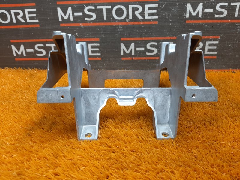 Кронштейн подлокотника, 340 рублей, Красноярск