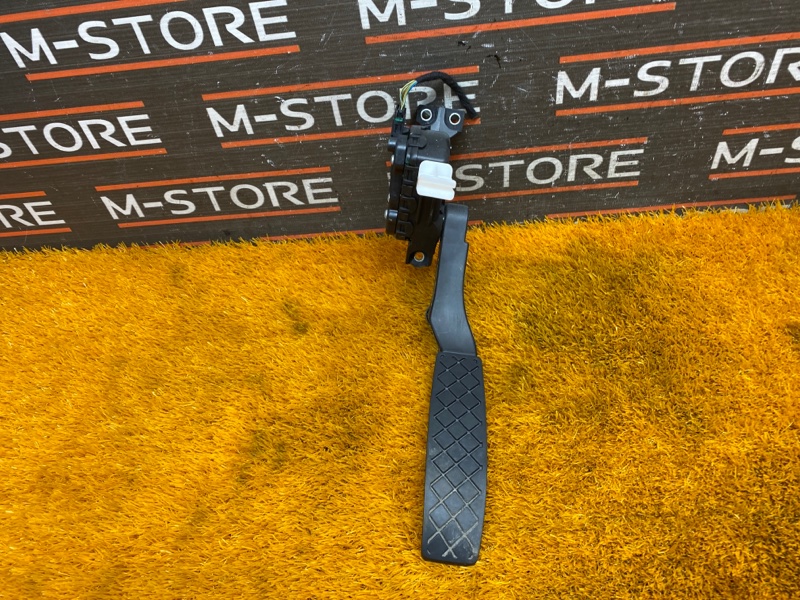 педаль газа, 500 рублей, Красноярск