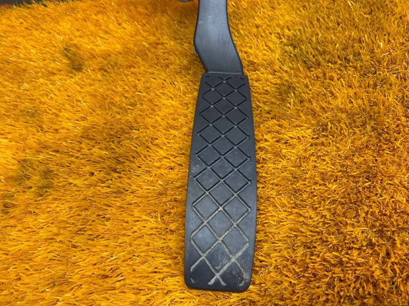 педаль газа, 500 рублей, Красноярск