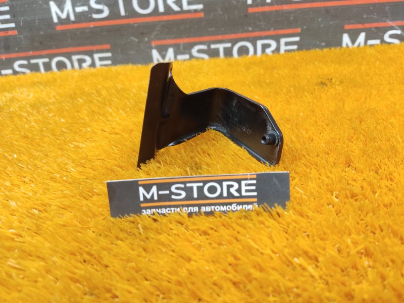 кронштейн обшивки багажника, 200 рублей, Красноярск