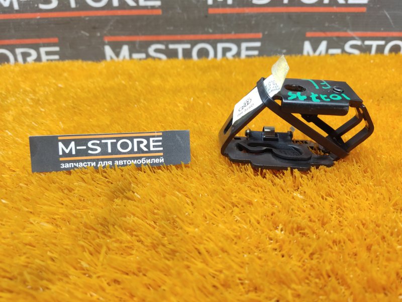 Кронштейн полки багажника, 250 рублей, Красноярск