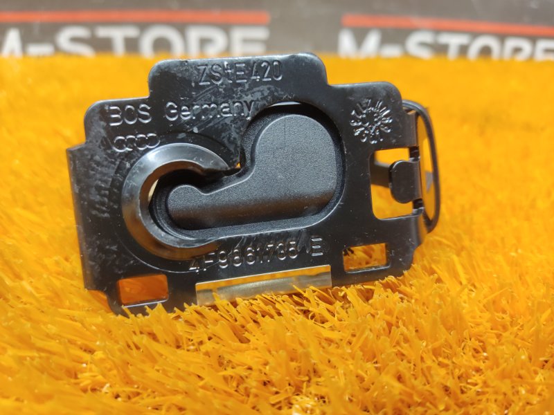 Кронштейн полки багажника, 250 рублей, Красноярск