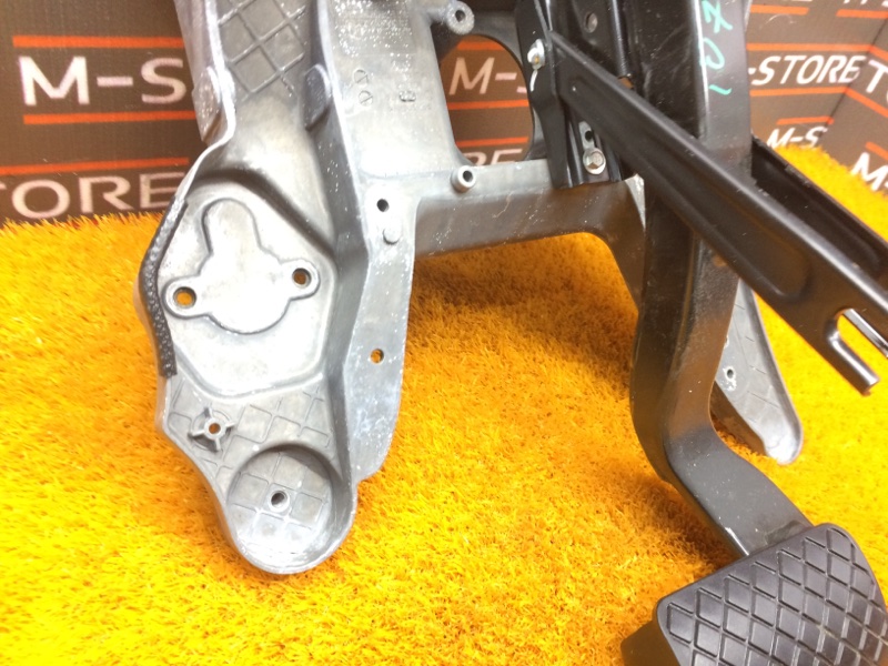 педаль тормоза, 670 рублей, Красноярск