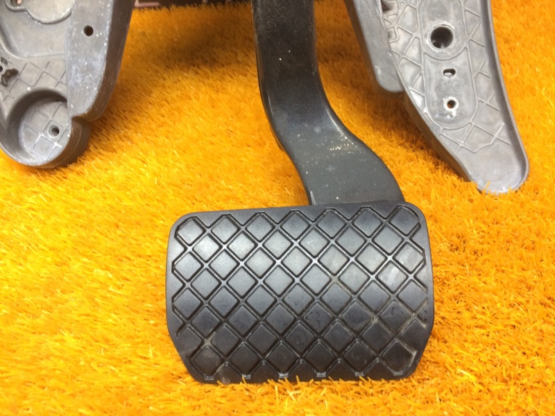 педаль тормоза, 670 рублей, Красноярск