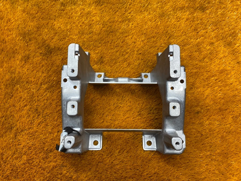 Кронштейн подлокотника, 340 рублей, Красноярск