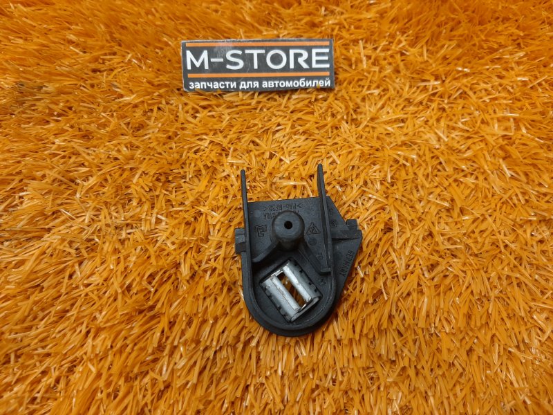 Кронштейн крышки двигателя, 300 рублей, Красноярск