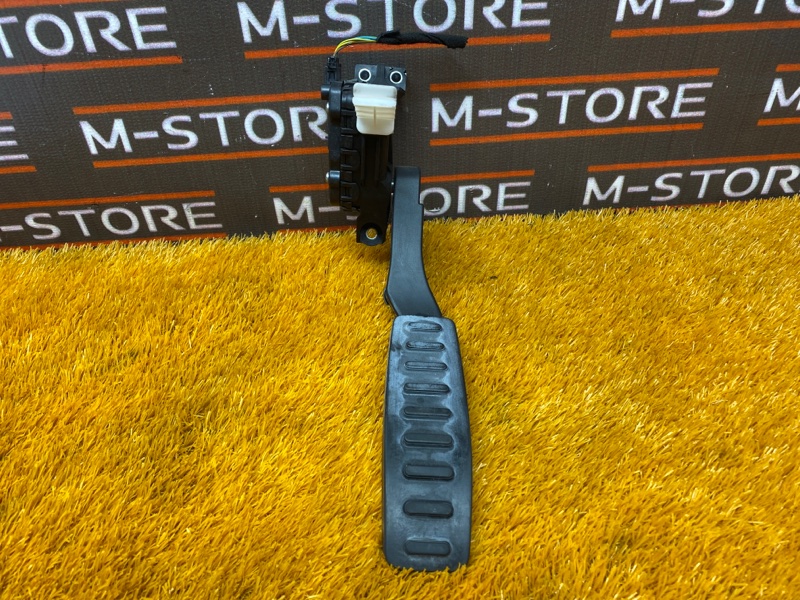 педаль газа, 500 рублей, Красноярск