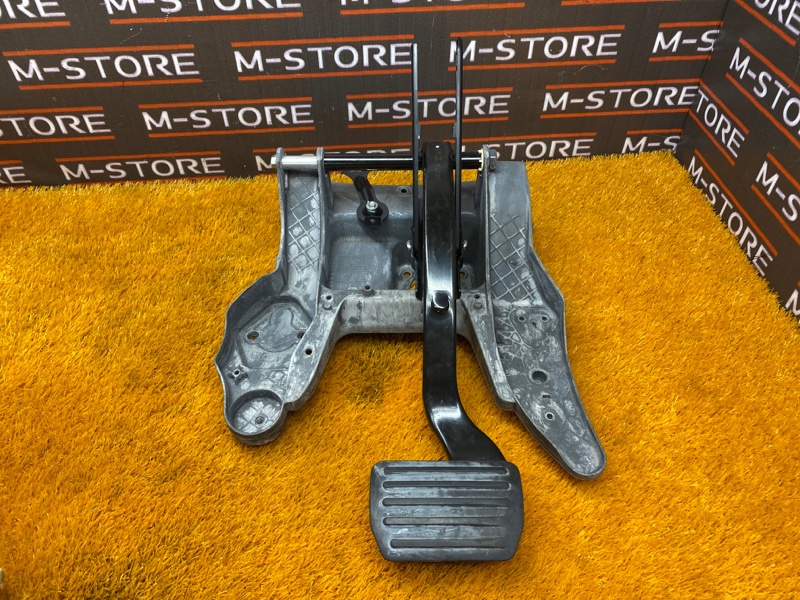 педаль тормоза, 350 рублей, Красноярск