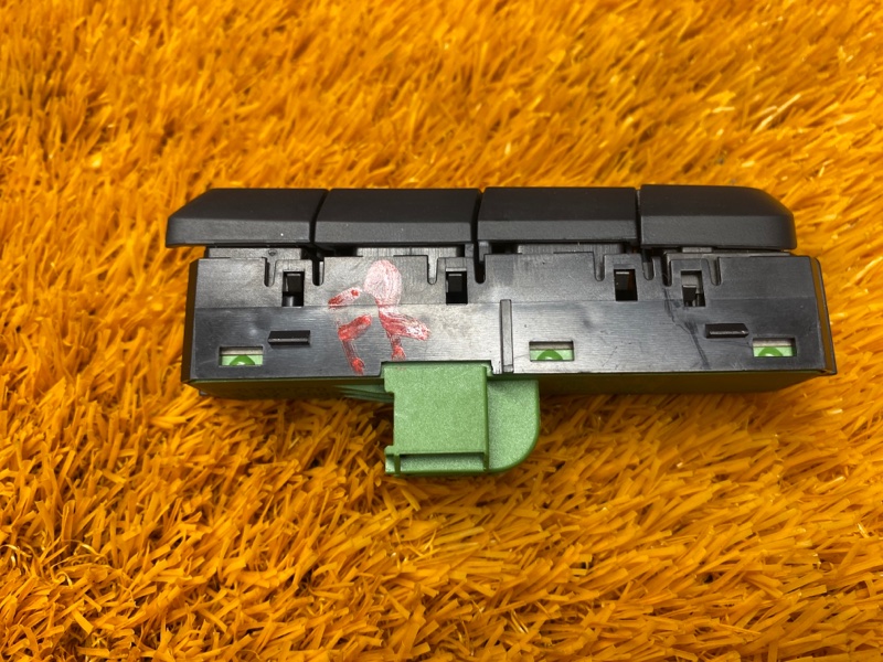 кнопка памяти сидений, 600 рублей, Красноярск