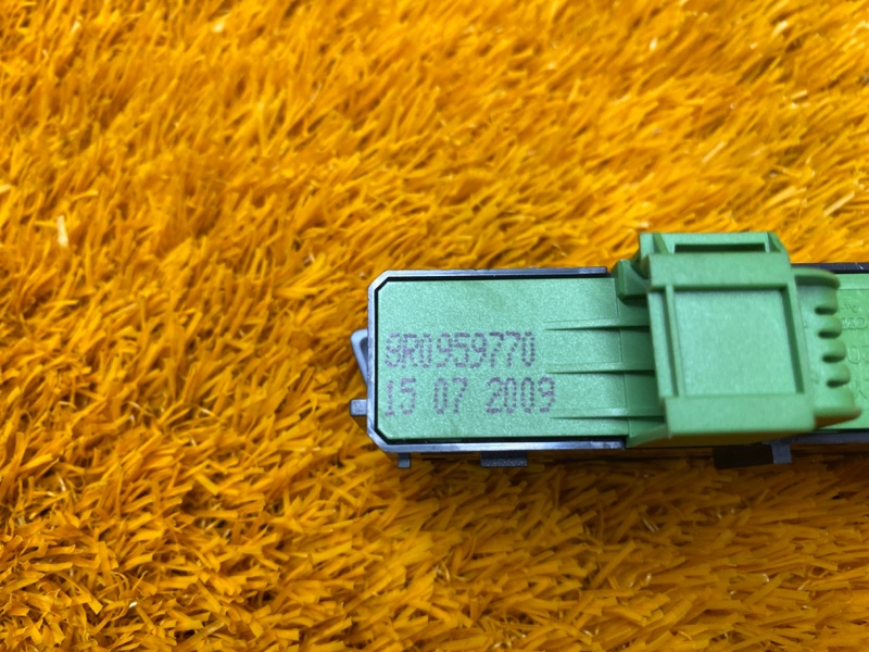 кнопка памяти сидений, 600 рублей, Красноярск