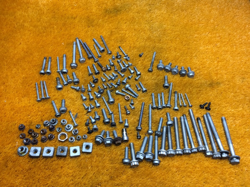 Болты и гайки ДВС, 1220 рублей, Красноярск