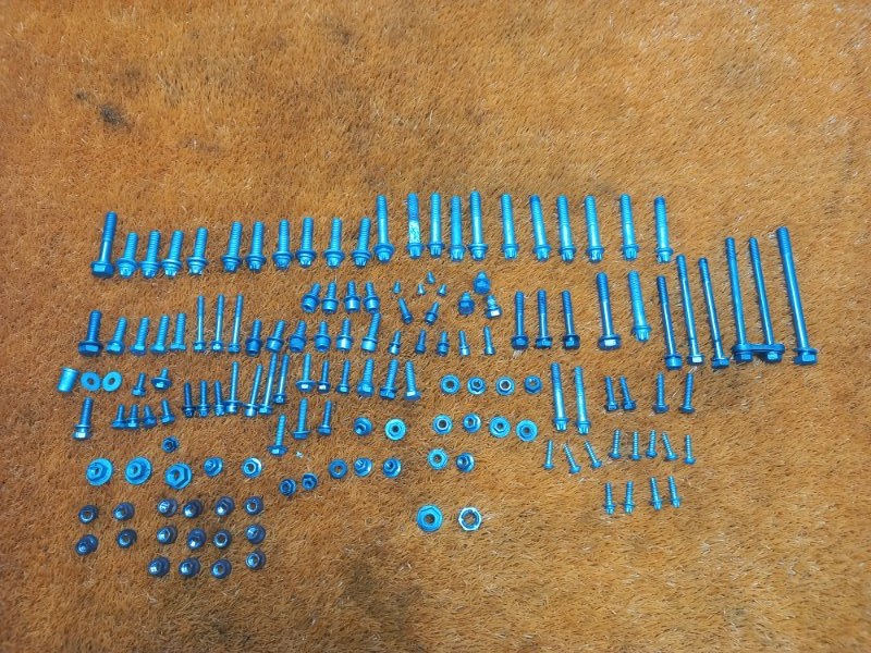 Болты и гайки ДВС, 800 рублей, Красноярск