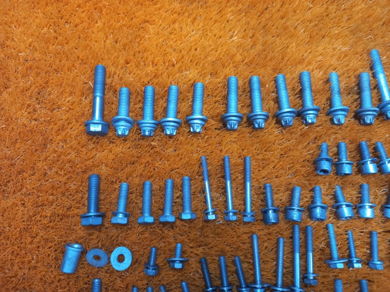 Болты и гайки ДВС, 800 рублей, Красноярск