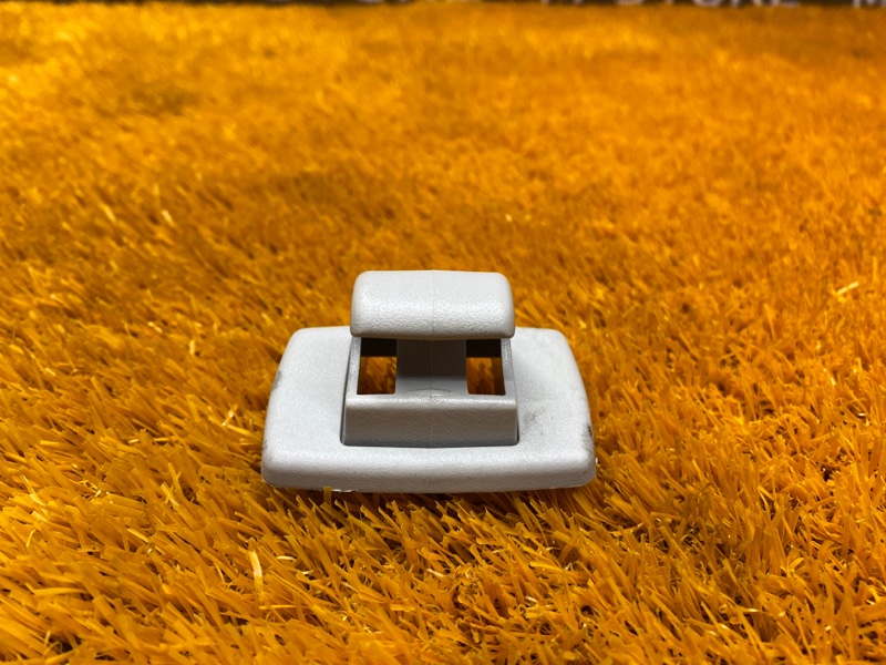 Крючок солнцезащитного козырька, 150 рублей, Красноярск