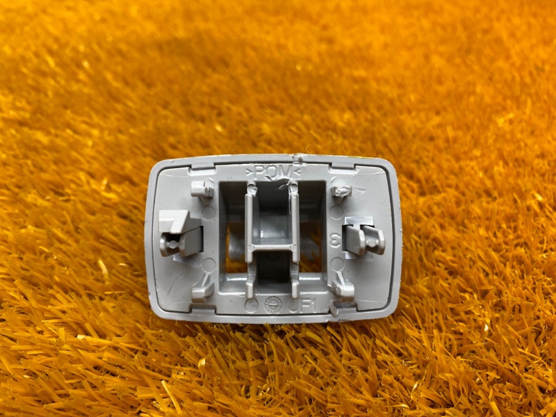 Крючок солнцезащитного козырька, 150 рублей, Красноярск