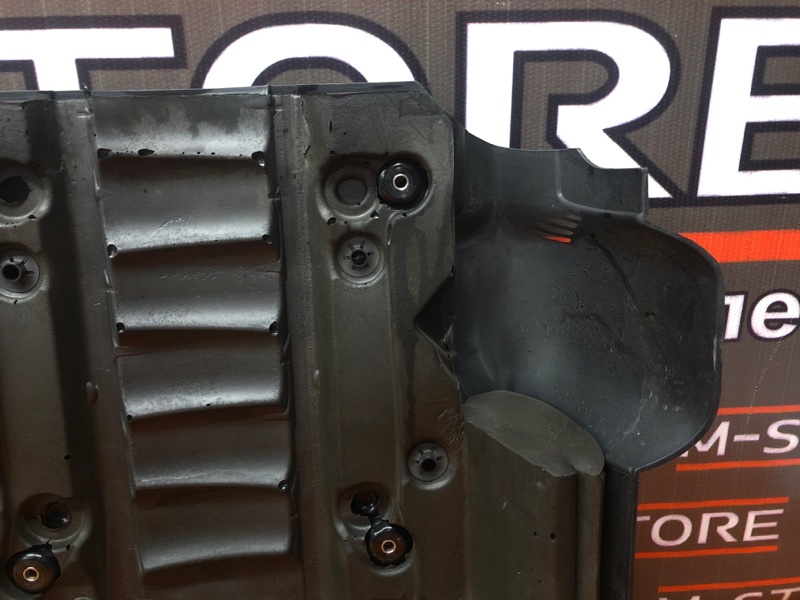 крышка двигателя, 1000 рублей, Красноярск