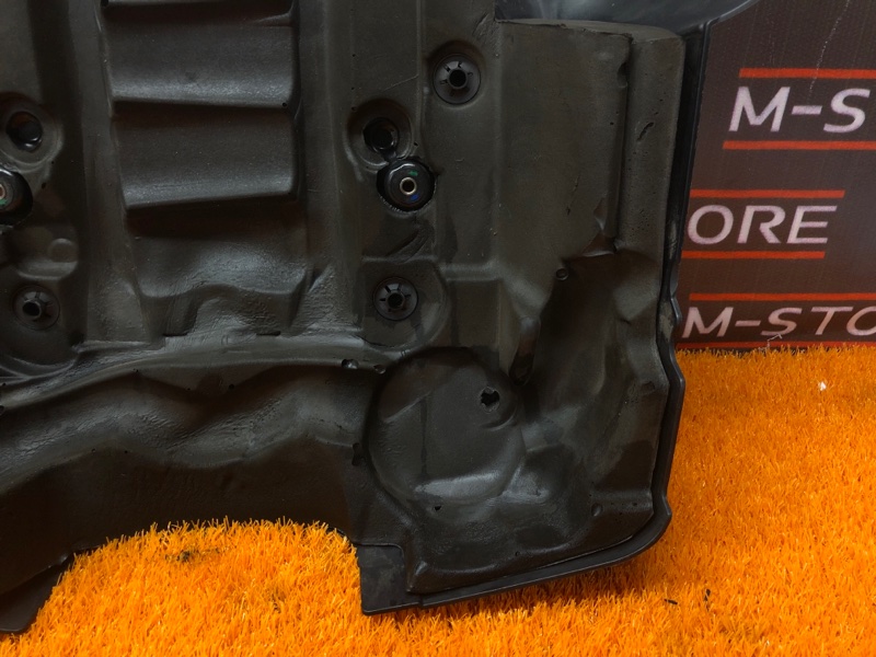 крышка двигателя, 1000 рублей, Красноярск