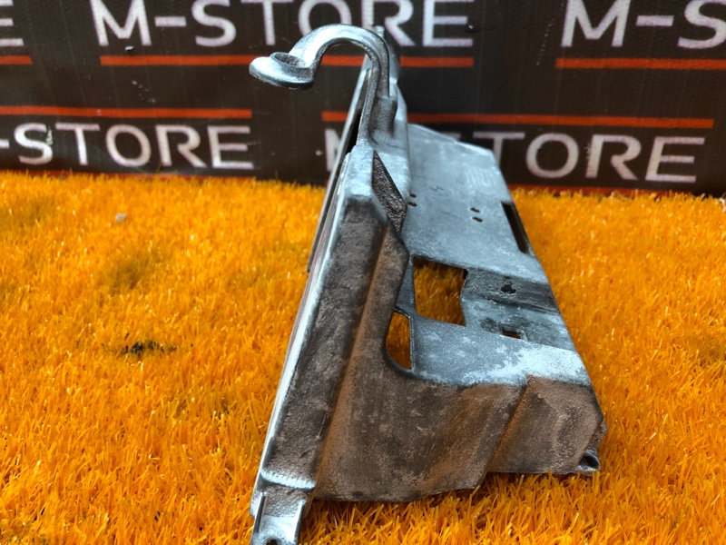 кронштейн центральной консоли, 340 рублей, Красноярск