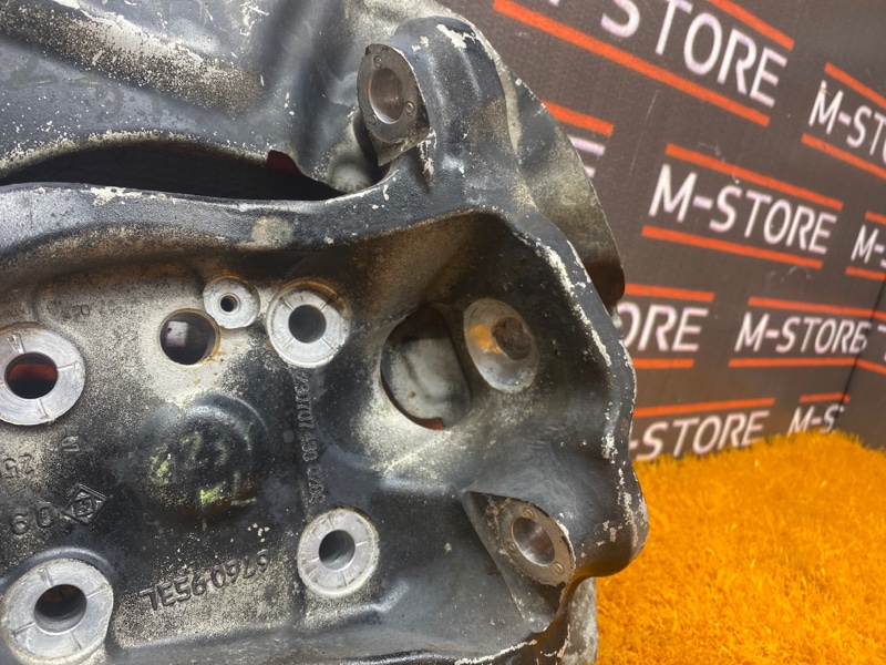 кулак поворотный, 1000 рублей, Красноярск