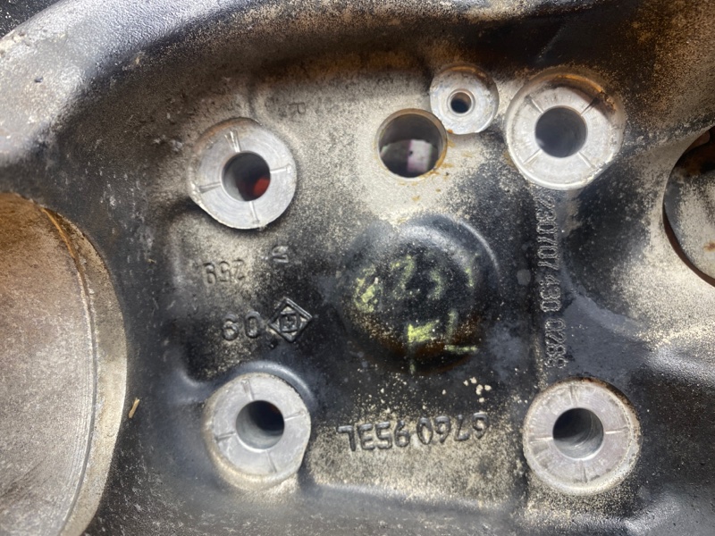 кулак поворотный, 1000 рублей, Красноярск