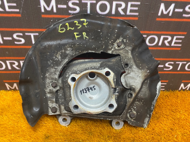 кулак поворотный, 1000 рублей, Красноярск