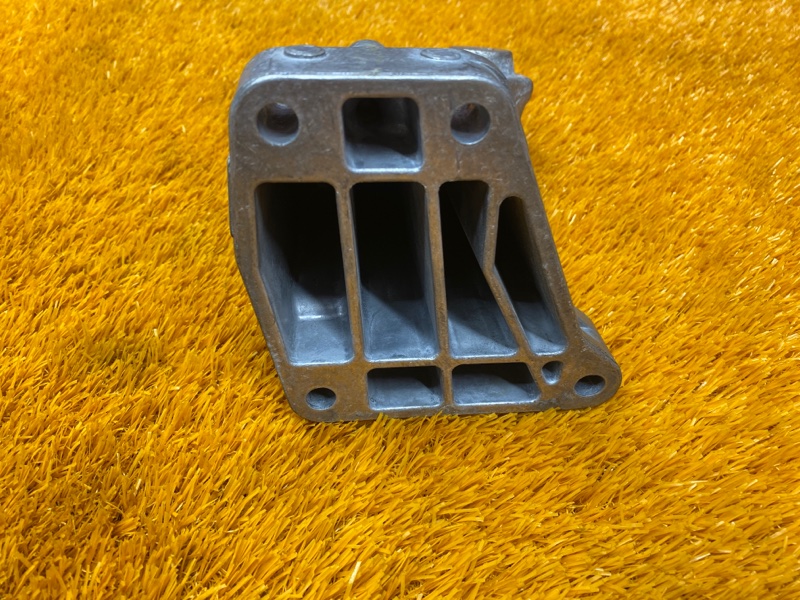 Кронштейн подушки двигателя, 1820 рублей, Красноярск