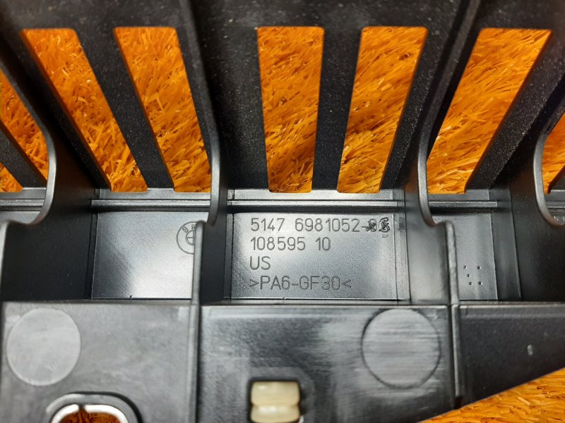 кронштейн направляющей шторки багажника, 930 рублей, Красноярск