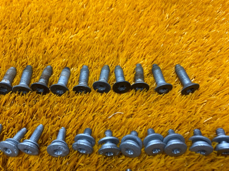 Болты и гайки дверей, 510 рублей, Красноярск