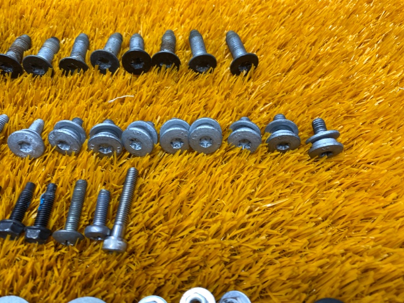 Болты и гайки дверей, 510 рублей, Красноярск