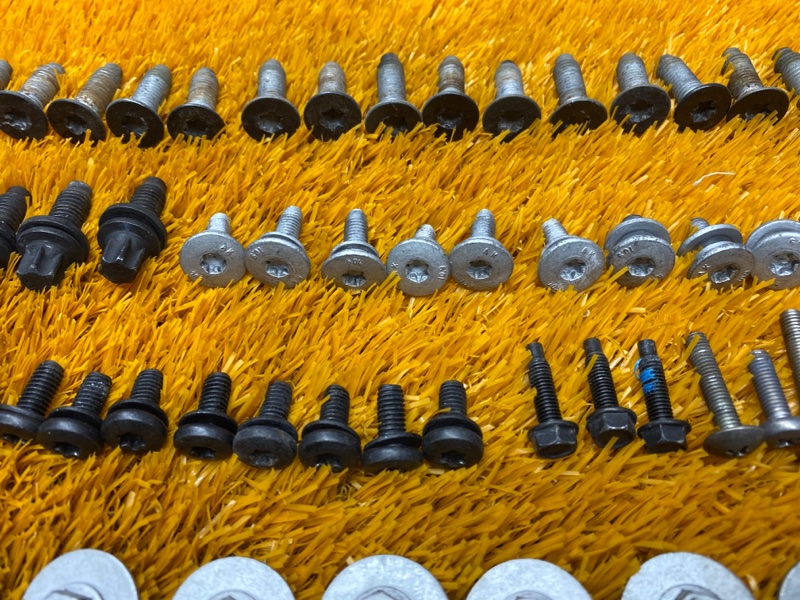 Болты и гайки дверей, 510 рублей, Красноярск