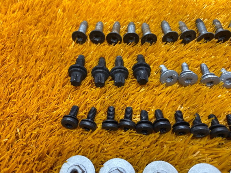 Болты и гайки дверей, 510 рублей, Красноярск