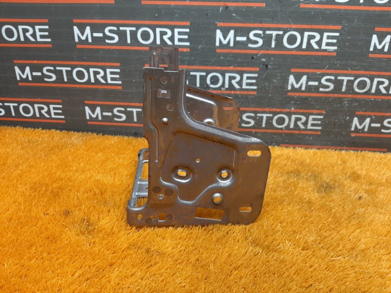 кронштейн центральной консоли, 300 рублей, Красноярск