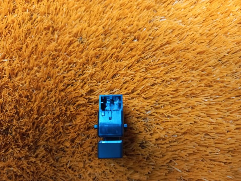 Кнопка центрального замка, 100 рублей, Красноярск