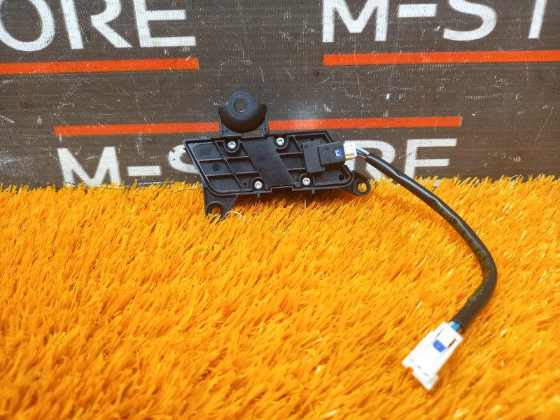 Кнопка центрального замка, 500 рублей, Красноярск