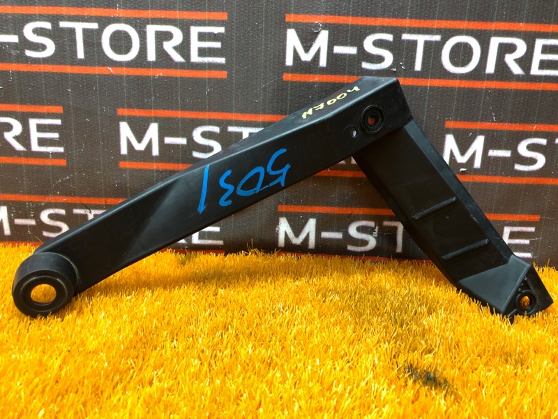 крепление бампера, 200 рублей, Красноярск