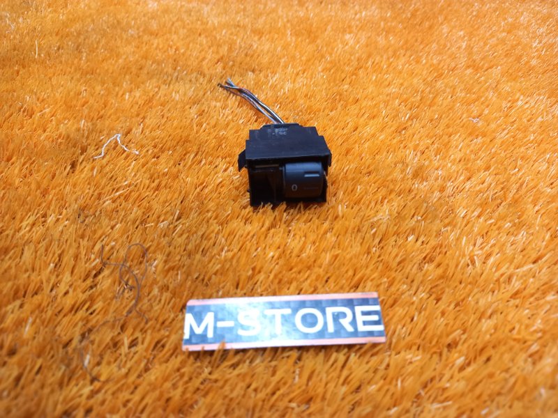 Кнопка подогрева сидений, 200 рублей, Красноярск