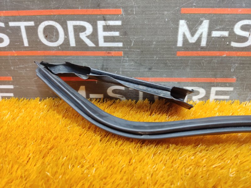 Уплотнитель капота, 610 рублей, Красноярск