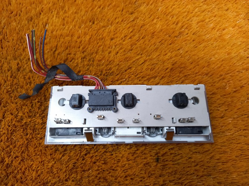 плафон освещения, 100 рублей, Красноярск