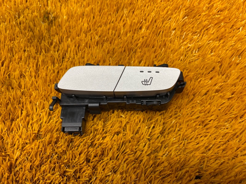 Кнопка подогрева сидений, 800 рублей, Красноярск