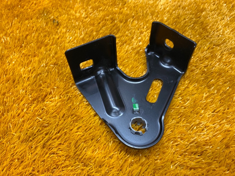 Кронштейн подлокотника, 340 рублей, Красноярск