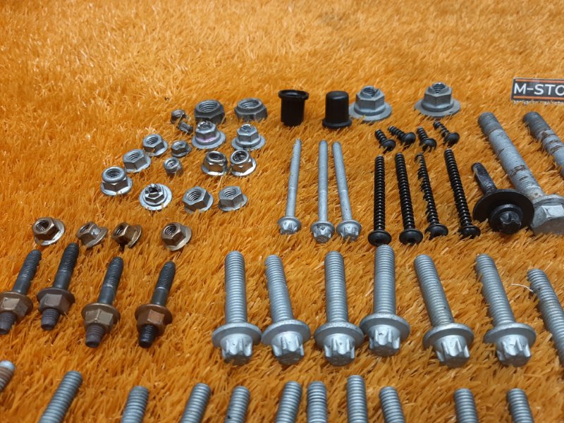 Болты и гайки ДВС, 1220 рублей, Красноярск