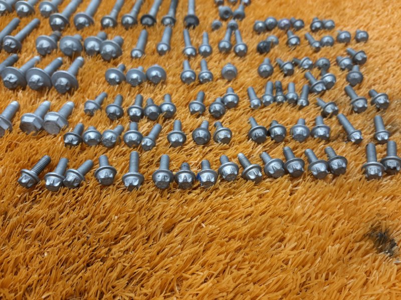 Болты и гайки ДВС, 1220 рублей, Красноярск