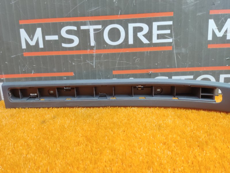 Накладка на порог салона, 300 рублей, Красноярск