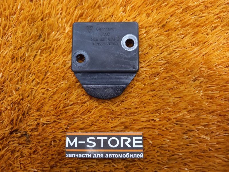 Отбойник багажника, 300 рублей, Красноярск