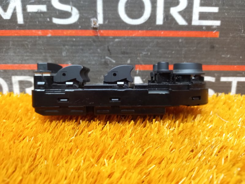 Блок управления стеклоподъемниками, 1000 рублей, Красноярск