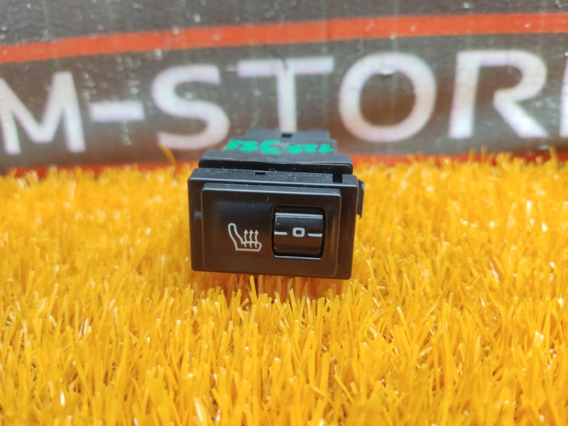 Кнопка подогрева сидений, 300 рублей, Красноярск