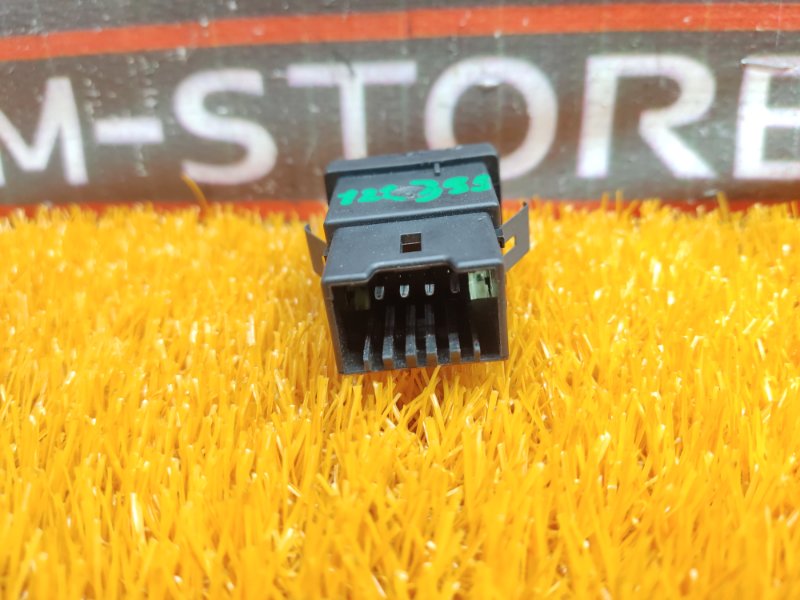 Кнопка подогрева сидений, 300 рублей, Красноярск