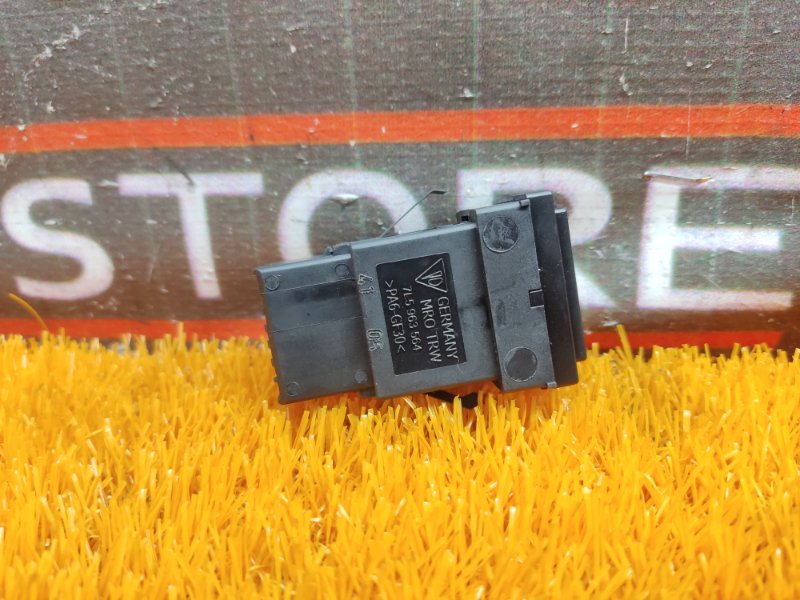 Кнопка подогрева сидений, 300 рублей, Красноярск